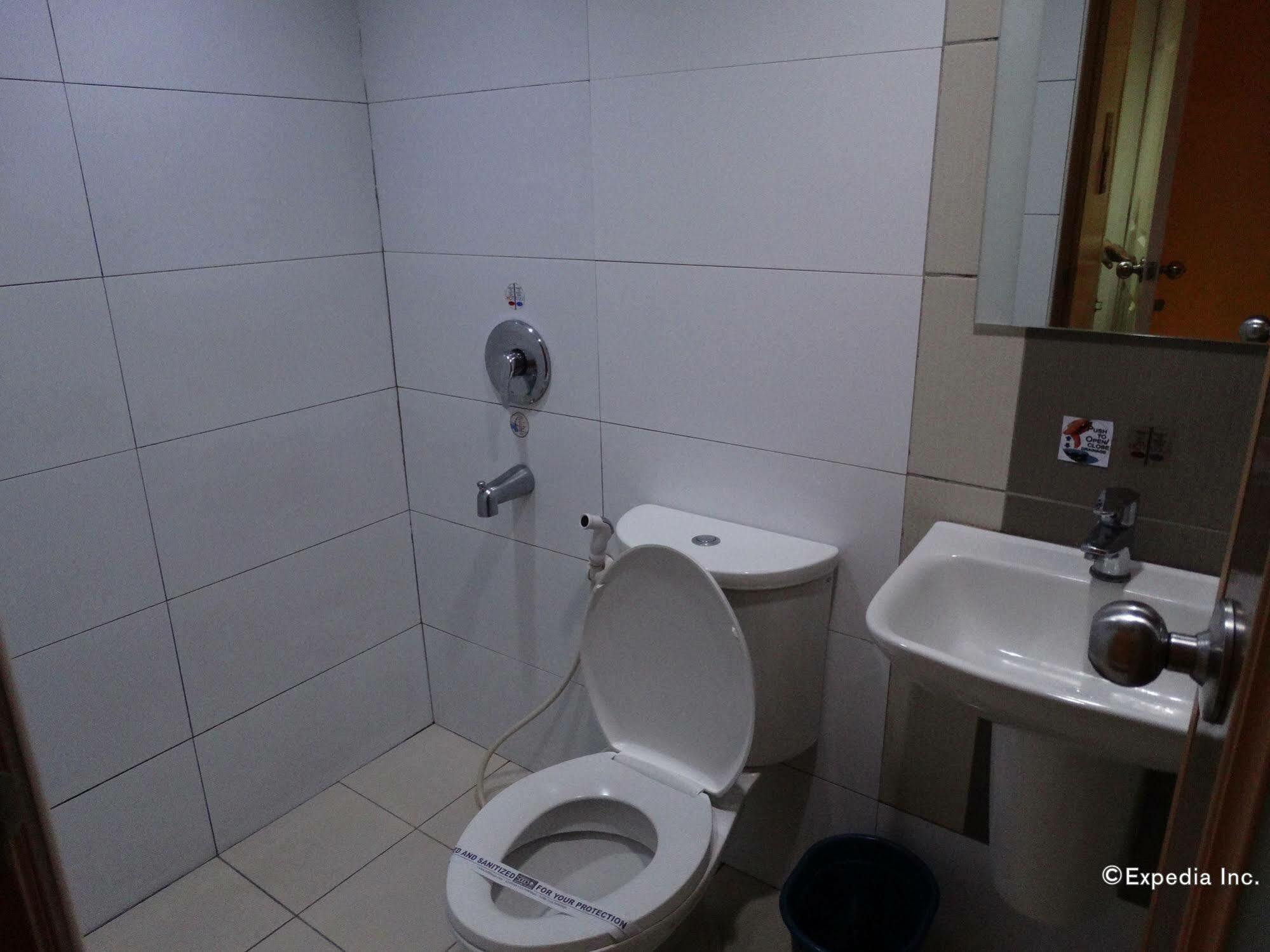 Hotel Sogo - Pasay Rotonda Екстер'єр фото
