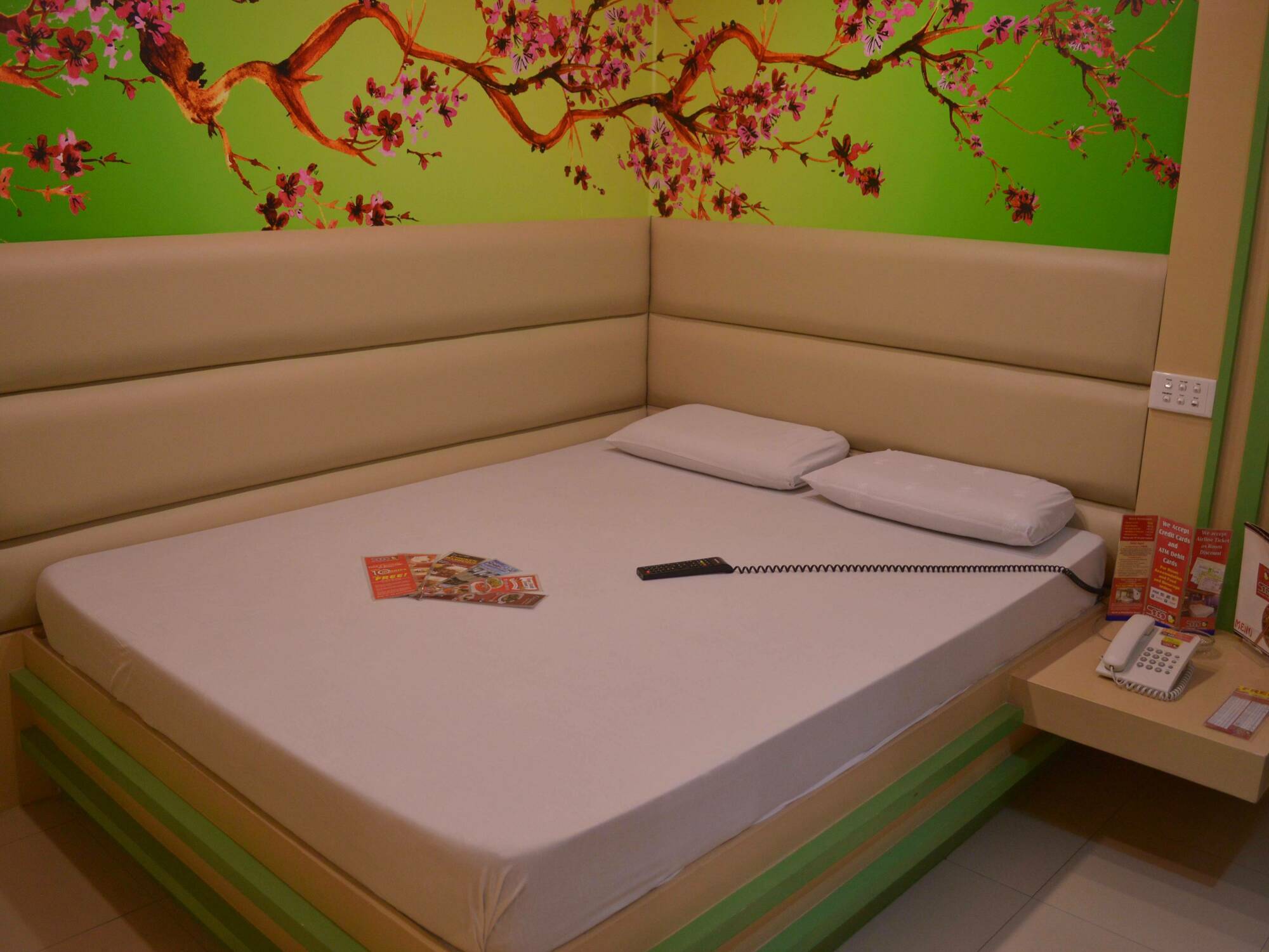 Hotel Sogo - Pasay Rotonda Екстер'єр фото
